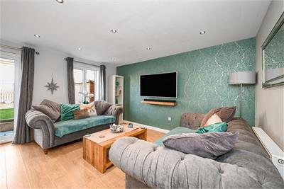 6 Burnbrae Place, Bonnyrigg, EH19 3FL - image 2