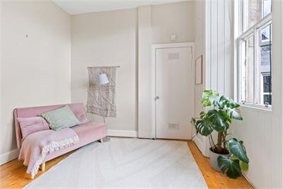 29/8 Iona Street, Edinburgh, EH6 8SP - image 3