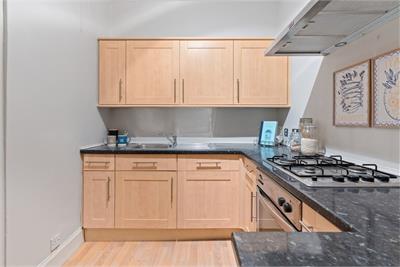 29/8 Iona Street, Edinburgh, EH6 8SP - image 6