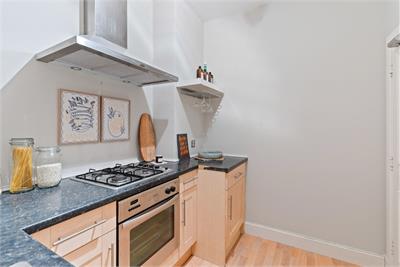 29/8 Iona Street, Edinburgh, EH6 8SP - image 7
