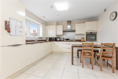 18 Tweedie Lane, Currie, Edinburgh, EH14 5NJ - image 4