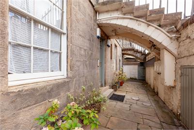 19a/3 York Place, Edinburgh, EH1 3EB - image 3