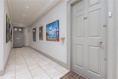 19a/3 York Place, Edinburgh, EH1 3EB - image 4