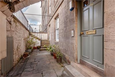 19a/3 York Place, Edinburgh, EH1 3EB - image 6