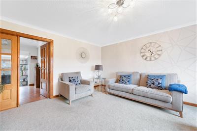 38 Farnell Way, Dunfermline, KY12 0SR - image 3
