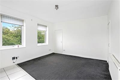 11/8 West Pilton Rise, Pilton, Edinburgh, EH4 4UQ - image 2