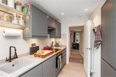 16/6 Meadowfield Drive, Duddingston, Edinburgh, EH8 7NZ - image 3