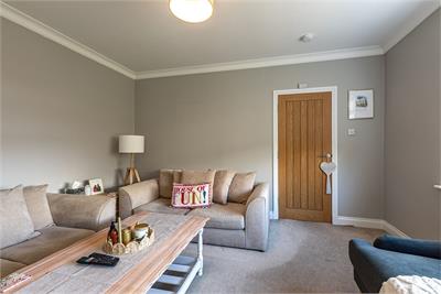 17 Ivanhoe Terrace, Hawick, TD9 8EE - image 4