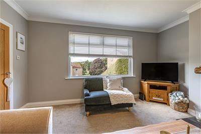 17 Ivanhoe Terrace, Hawick, TD9 8EE - image 5