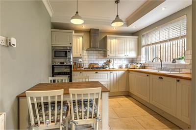 17 Ivanhoe Terrace, Hawick, TD9 8EE - image 7