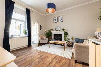 109 Craigton Place, Winchburgh, EH52 6RW - image 2