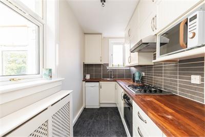 109 Craigton Place, Winchburgh, EH52 6RW - image 6