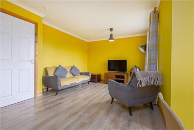 Flat D, McGrigor House, McGrigor Road, Rosyth, KY11 2AF - image 2