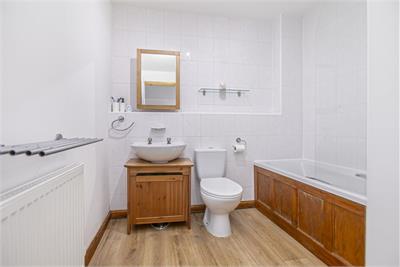 Flat D, McGrigor House, McGrigor Road, Rosyth, KY11 2AF - image 11
