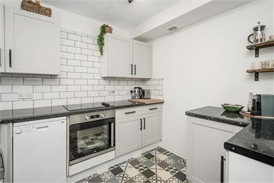 2/6 Whyte Place, Abbeyhill, Edinburgh, EH7 5TA - image 5