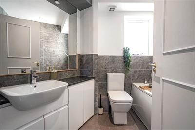 2/6 Whyte Place, Abbeyhill, Edinburgh, EH7 5TA - image 9