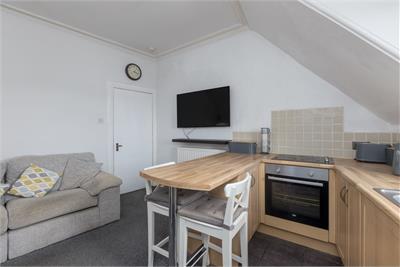2D Edgefield Road, Loanhead, EH20 9DY - image 2