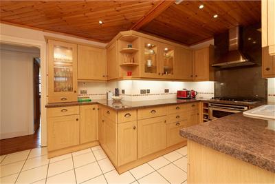 324 Wedderlea Drive, Glasgow, G52 2SD - image 4