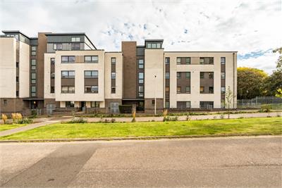 4/7 Marine Drive, Edinburgh, EH5 1FD - image 1