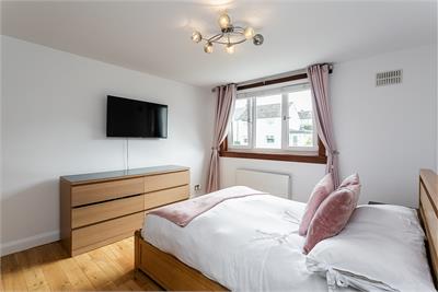 4/4 Oxgangs Farm Gardens, Edinburgh, EH13 9QE - image 12