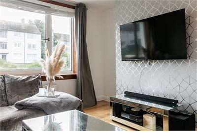 4/4 Oxgangs Farm Gardens, Edinburgh, EH13 9QE - image 4