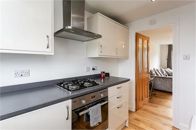 4/4 Oxgangs Farm Gardens, Edinburgh, EH13 9QE - image 8