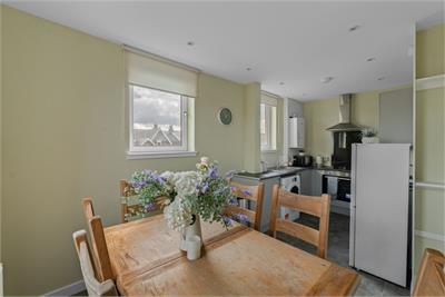 3 Clark Place, Peebles, EH45 8LB - image 5