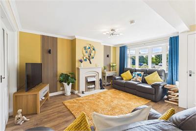 33 Farm Avenue, Lasswade, EH18 1BU - image 2