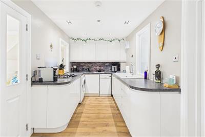 33 Farm Avenue, Lasswade, EH18 1BU - image 5