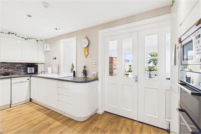 33 Farm Avenue, Lasswade, EH18 1BU - image 7