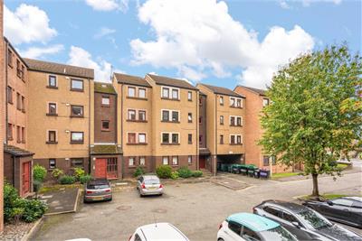 8/4 Coxfield, Gorgie, Edinburgh, EH11 2SY - image 1