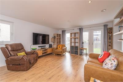 22 Pillans Walk, Edinburgh, EH6 7DY - image 2