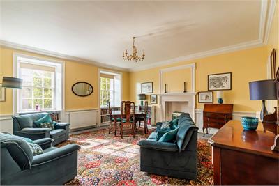 3/2 Chessels Court, Edinburgh, EH8 8AD - image 2