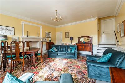 3/2 Chessels Court, Edinburgh, EH8 8AD - image 3