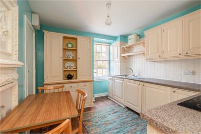 3/2 Chessels Court, Edinburgh, EH8 8AD - image 5