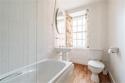 3/2 Chessels Court, Edinburgh, EH8 8AD - image 10