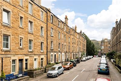 17 3F1, Dalgety Street, Edinburgh, EH7 5UN - image 1