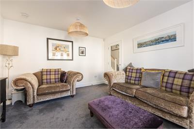 14 Wightman Road, Winchburgh, EH52 6AS - image 3