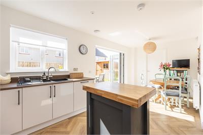 14 Wightman Road, Winchburgh, EH52 6AS - image 5