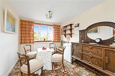 1 Ravendean Gardens, Penicuik, EH26 9HQ - image 4