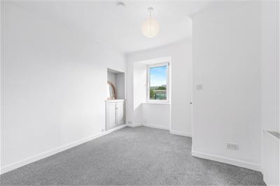 56 Campbell Street, Dunfermline, KY12 0QL - image 2