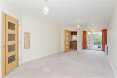 Flat 32, Lyle Court 25 Barnton Grove, Edinburgh, EH4 6EZ - image 2