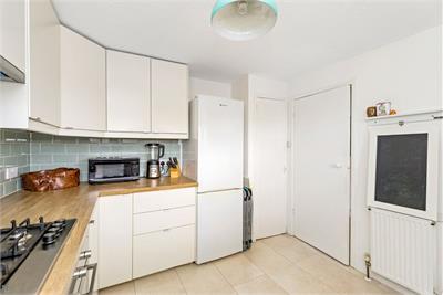 25 Claremont Court, Edinburgh EH7 4LA - image 8