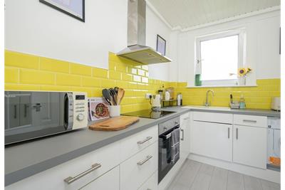 229/6 Calder Road, Edinburgh, EH11 4RG - image 4