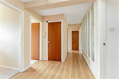 2/2 Craigleith Avenue South, Ravelston, Edinburgh, EH4 3LQ - image 9
