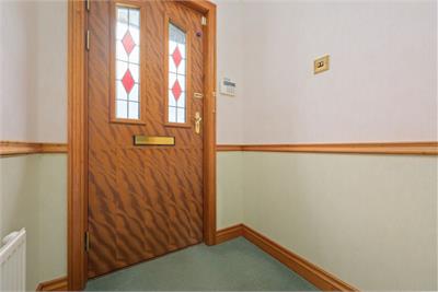 91 Queen Margaret Fauld, Dunfermline, KY12 0UP - image 2