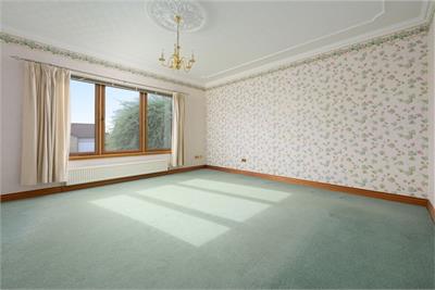 91 Queen Margaret Fauld, Dunfermline, KY12 0UP - image 3