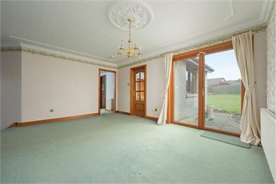 91 Queen Margaret Fauld, Dunfermline, KY12 0UP - image 9