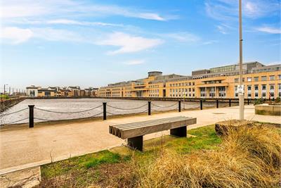 5/6 Rennie's Isle, Leith, Edinburgh, EH6 6QA - image 12
