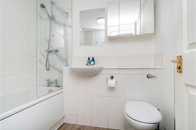 5/6 Rennie's Isle, Leith, Edinburgh, EH6 6QA - image 10